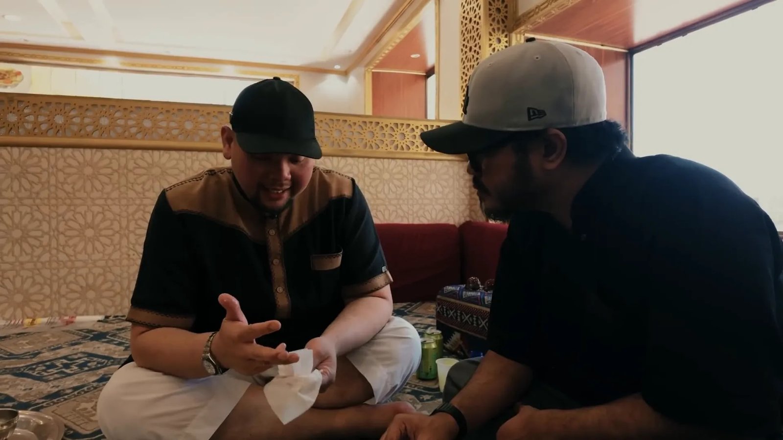 Praktik mencuci tangan dan kebersihan saat makan sesuai sunnah Nabi